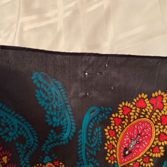 Vintage Diane Von Furstenberg Paisley Scarf 43” x 43” - Picture 16 of 16